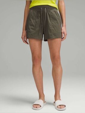 Lululemon Dance Studio short size 2